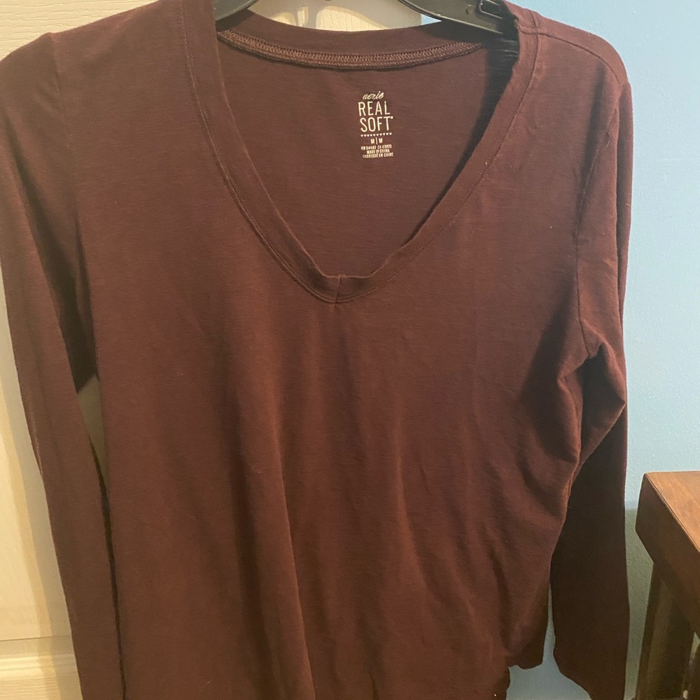 Aerie long sleeve V-neck shirt